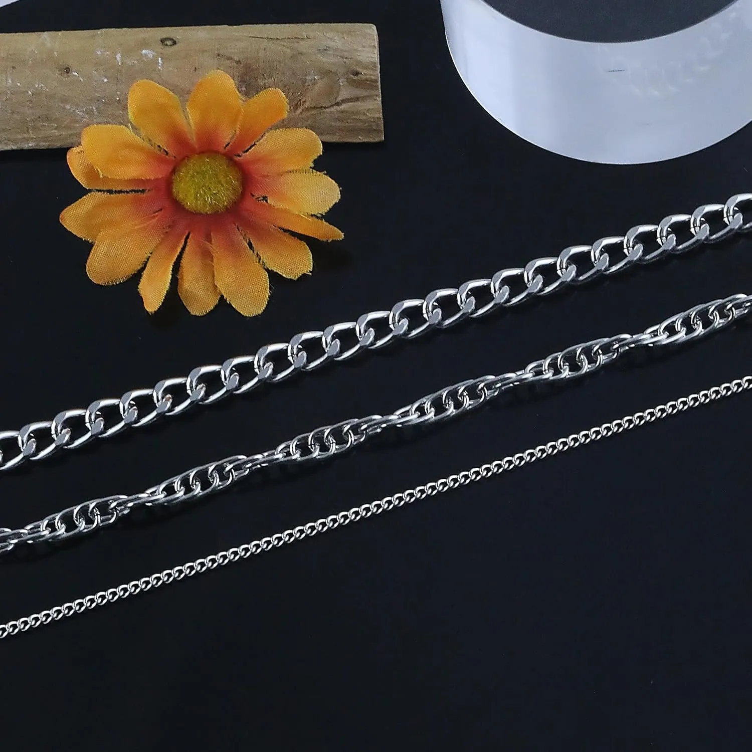 Chunky Gold Necklace for Women Trendy Layered Necklaces Vintage Multi-Layered Queen Head Love Coin Cross Necklace 80's Hip Hop Cuban Chain Necklace Pirate Jewelry Prom Costume Accessories