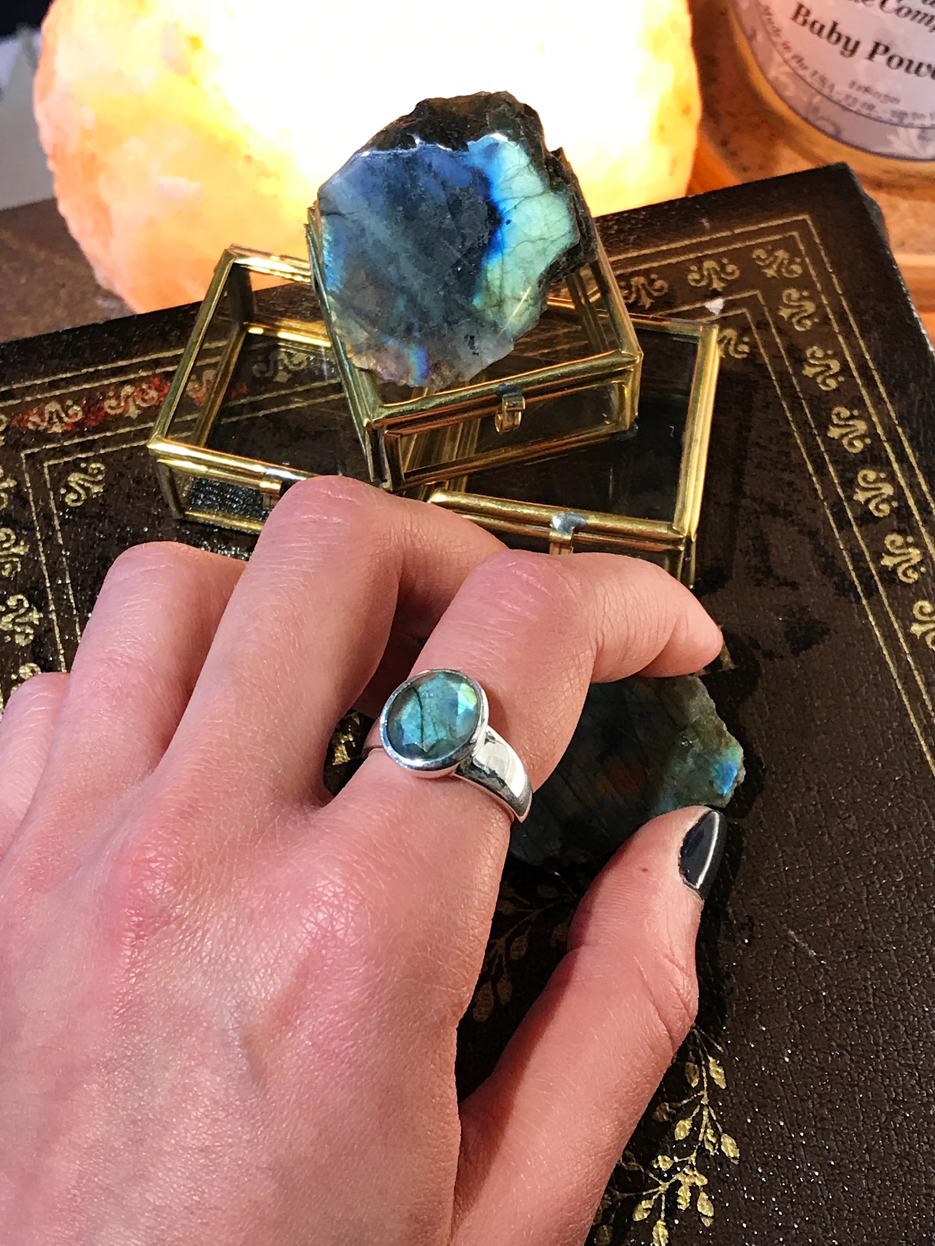 Labradorite Sabina Ring - Medium Oval
