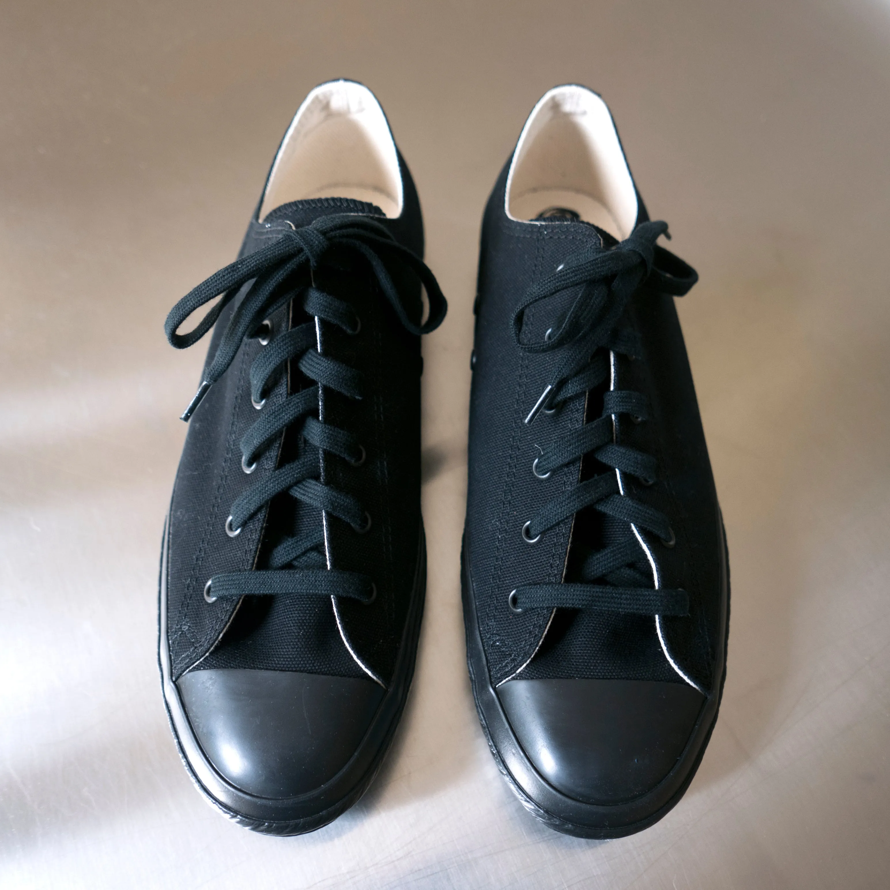 Model I in Black Mono - Kurume Fine Vulcanized