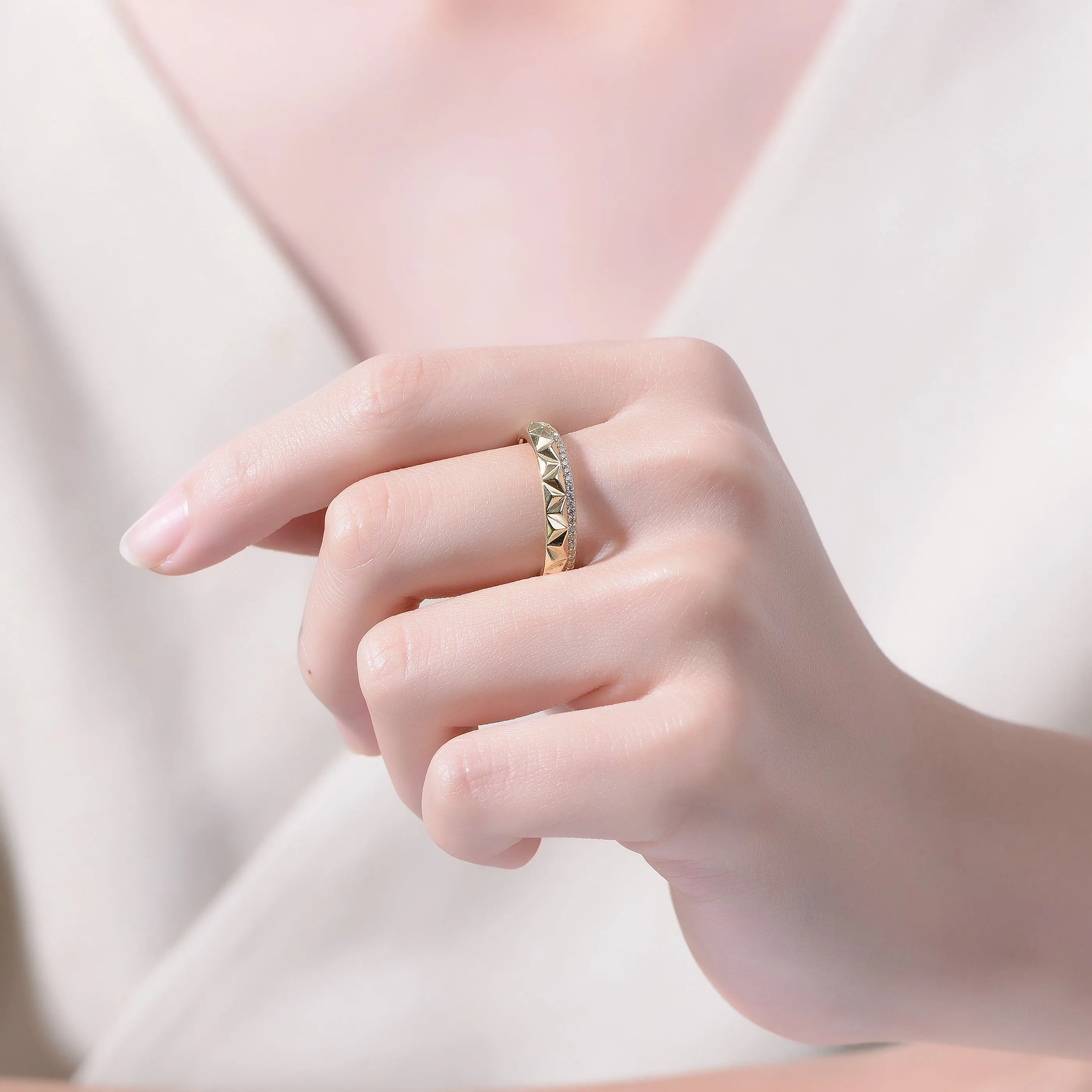 Triomphe 2-Row Modern Ring