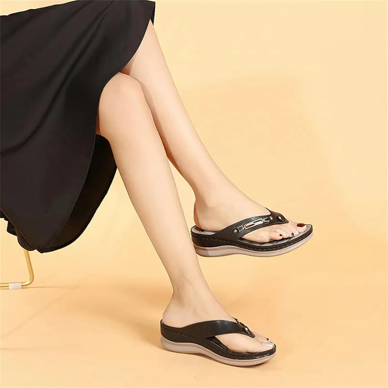 Women's Metal Button Flip-Flops - Summer Plus Size Platform Beach Slides